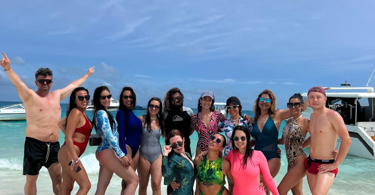 Top 5 destinos tendencia 2025 para viajar en grupo reducido